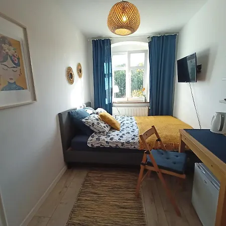 Lemuria Z Lazienka Szkolna * Легница