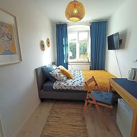 Hostel Lemuria Z Lazienka Szkolna *