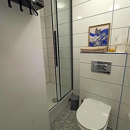 Hostel Lemuria Z Lazienka Szkolna
